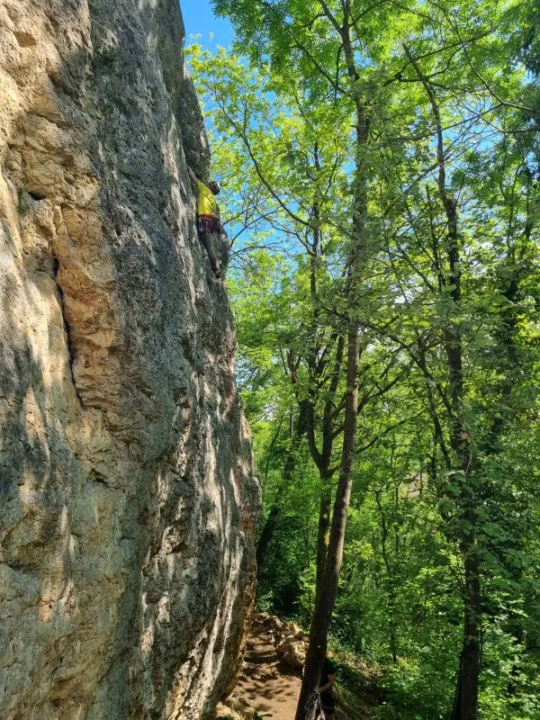 escalade en falaise près de Lyon